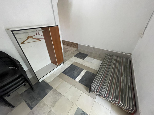 Imagen 16 de 19 de Venta Casa Con 2 Departamentos A Mts Del Acceso Oeste - La Reja Norte