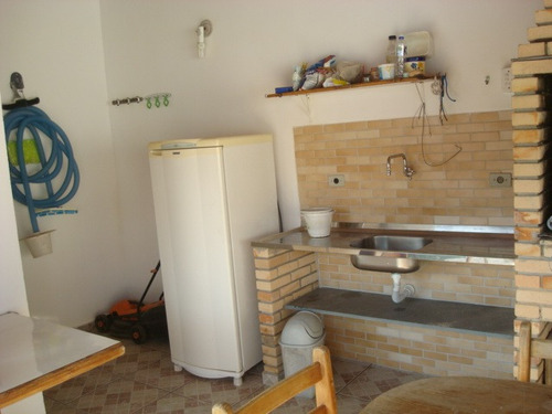 Ampla Resid. 3 Dorm. Sendo Uma Suíte Em Condomínio Fechado - Ubatuba L. Norte Sp - Rod. Oswaldo Cruz 4758,