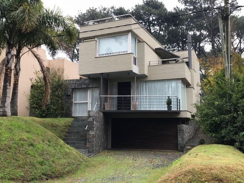 Casa En Venta De 4 Dormitorios En Montoya