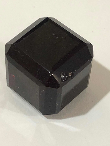 Topacio 84.20 Cts Natural Océano Rojo Cubo Piedra Suelta Rojo