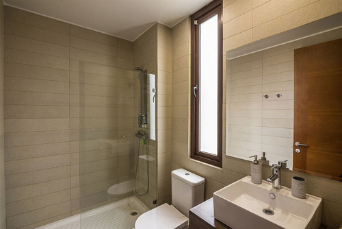 Venta De Casa Mediterránea En Bosques De Montemar