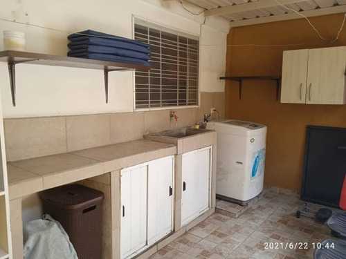 Imagen 12 de 13 de Mónica Santana Vende Acogedor Townhouse En Paraparal. Cod: 145118