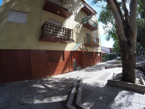Imagen 3 de 14 de Departamento Dos Ambientes En Excelente Ubicacion