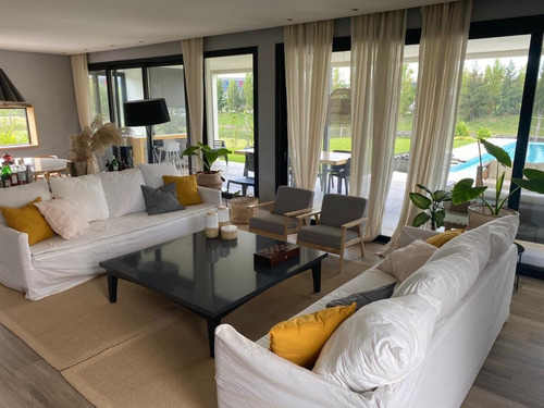 Imagen 5 de 30 de Lindísima Casa De 6 Amb Moderna Al Agua En Virazón, Nordelta
