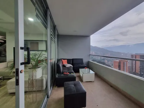 Apartamento En Venta En Loma De Las Brujas. Cod V12407