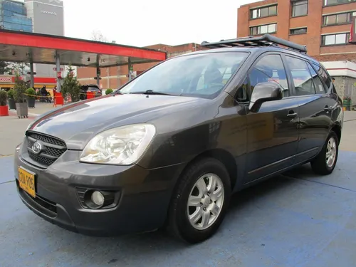 Kia Carens RONDO EX 4X2 2000CC MT AA