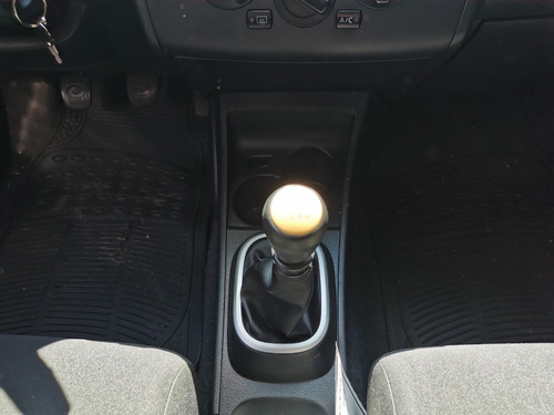 Imagen 6 de 12 de Nissan Tiida Sense 1463