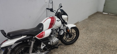 Bajaj V15