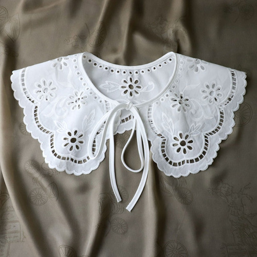 . Cuello Falso De Estilo Francés Ahueca Hacia Fuera La