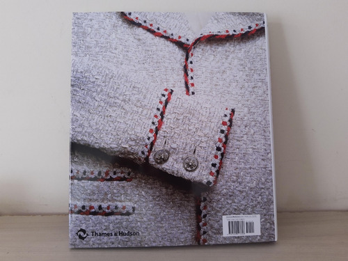 Imagem 6 de 10 de Livro Chanel Decorativo Capa Dura Decoração Pronta Entrega