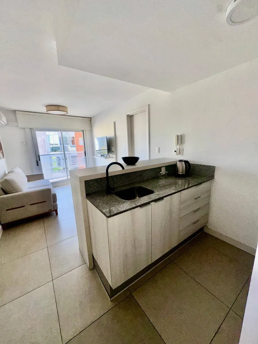 Alquiler Apartamento 2 Dormitorios Pocitos Amoblado · Foto 5