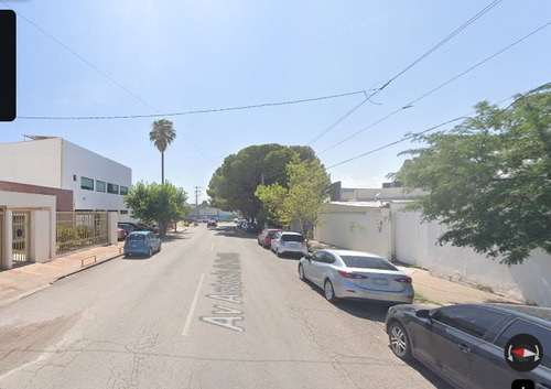 Oportunidad, Remate Bancario En Fraccionamiento San Felipe, Chihuahua. Con 5 Recamaras Y 560m2. Ubicada Entre Av. Antonio De Montés Y Av. División Del Norte.
