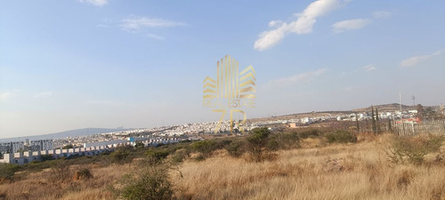 Macrolote Habitacional Con Factibilidad A Comercial Y De Servicios En Querétaro