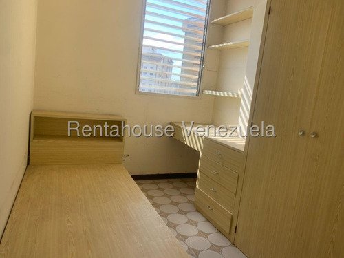 Ip Vendo Apartamento En La Urbina 25-17849