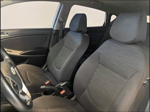 Amaya Hyundai Accent Gls 1.4i Automatico Extra Full Año 2015