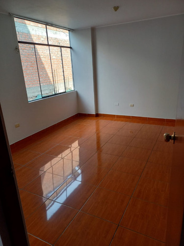 Departamento En Excelentes Condiciones En 3er Piso