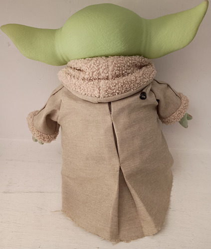 Muñeco Baby Yoda Star Wars Con Accesorio Mattel 28cm (Usado)