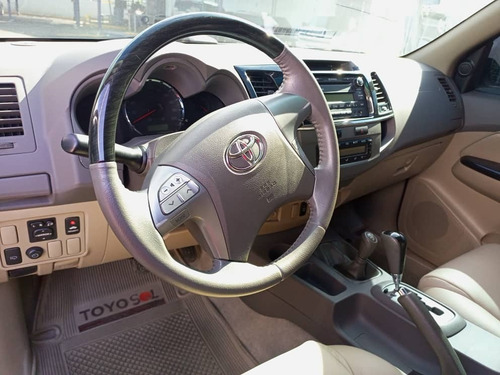 Imagen 8 de 14 de Toyota Fortuner