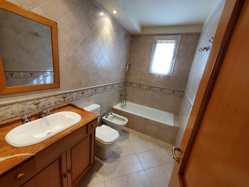Imagen 16 de 26 de Unica Casa En Esquina Ramos Mejia - Venta