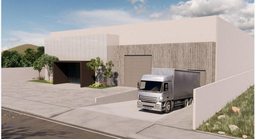 Bodega En P.i. Pyme, 2800m2 De Almacén Y 110m2 De Oficinas