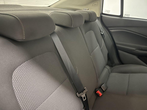Chevrolet Onix plus Onix