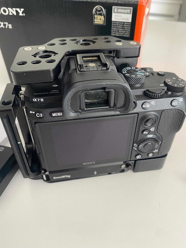 Imagen 5 de 6 de Sony A7iii - 850 Disparos + Cage Small Rig - Como Nueva