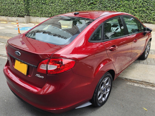 Imagen 13 de 15 de Ford Fiesta Sedan Se