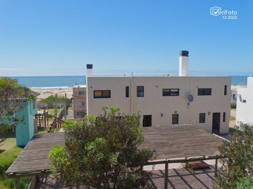 Venta Espectacular Complejo A Metros De Playa De La Viuda En Punta Del Diablo