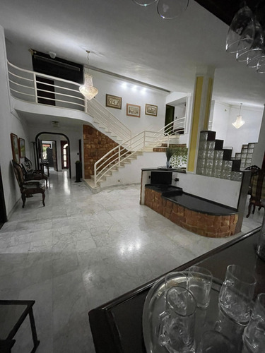 Grey Zuloaga Y Javier Philip Inzitu Realtors Venden Casa En La Urbanización Altos De Guataparo Valencia Carabobo Venezuela