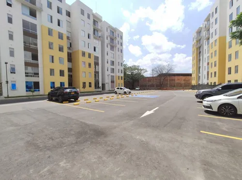 Apartamento En Arriendo En Prados Del Este. Cod A25507