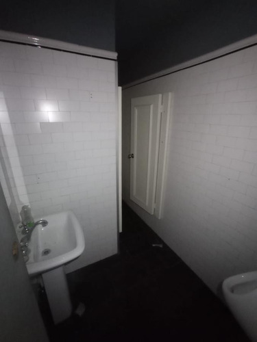 Imagen 10 de 10 de Local Comercial - Sarandí Y 33 , 300 M2 De Salón, 13 Mts De Frente, Único !!