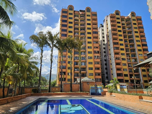 Hermoso Penthouse De 2 Niveles , Posee Dos Bellísimas Terrazas Para El Relax