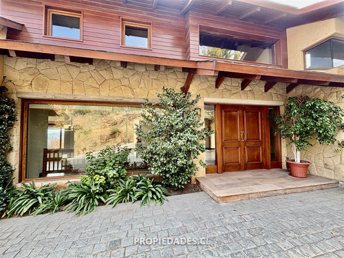 Casa En Venta De 5 Dorm. En Lo Barnechea