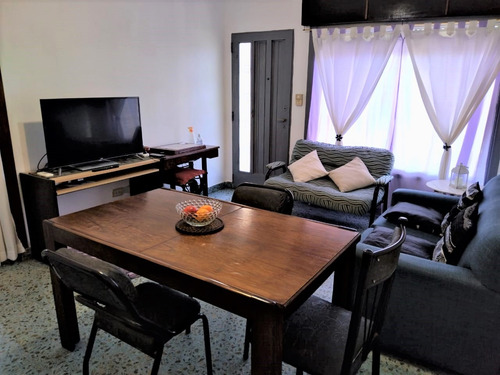 Imagen 2 de 11 de Venta Casa Isidro Casanova