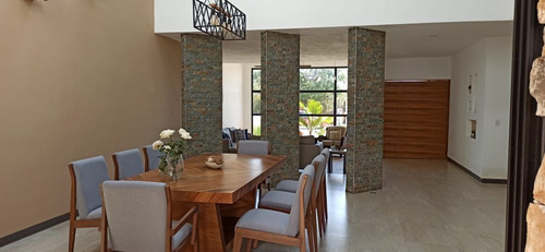 Casa En Venta Privada Nortemerida 4 Rec, Piscina, Amenidades De Lujo