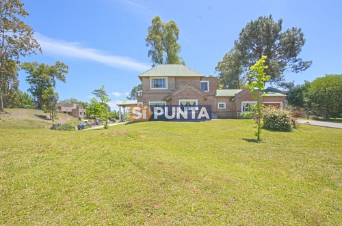 Imagen 2 de 30 de Casa En La Arbolada A La Venta