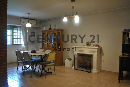 Imagen 6 de 30 de Calle 76 E/ 17 Y 18 - Casa 3 Dormitorios, Quincho Y Parque - Venta Y/o Permuta