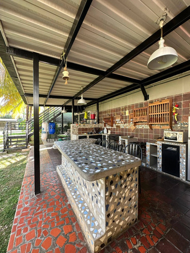 Annic Coronado Vende Exclusiva Casa En Trigal Sur, Ubicada En Calle Cerrada Ref. 267115