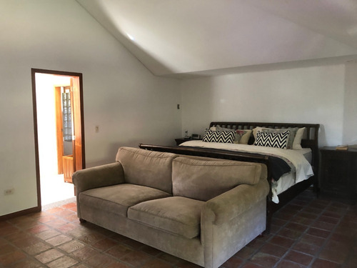 Imagen 13 de 21 de Casa Venta La Lagunita Country Club, Municipio El Hatillo. Riv 5723