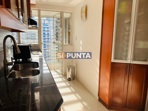 Imagen 27 de 28 de Venta De Apartamento De 2 Dormitorios En Torre Cristal Punta Del Este