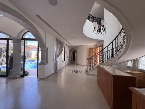 Exclusiva Residencia En Venta En La Rica Juriquilla