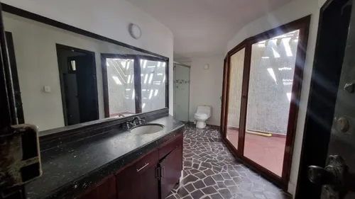 Casa Local Independiente Ubicada Entre Glorieta De Colombia Y Estacion Floresta