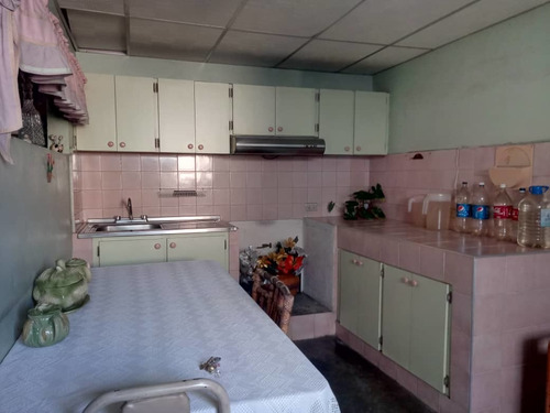 Imagen 5 de 9 de Casa En La Candelaria Pereferico Luz Castro 0412-474-60-33