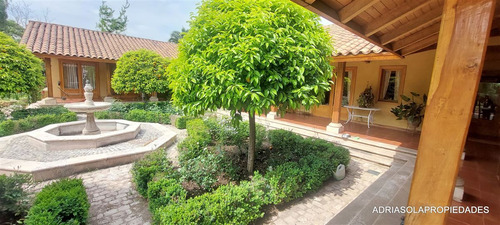 Casona Patronal 4 D 4 B 541 M2 En 9.851 M2 De Parque