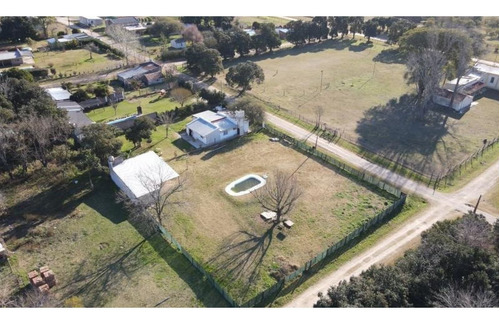 Imagen 5 de 20 de Casa Quinta Con Pileta En Antelo, Excelente Lote De 40x40 En Esquina (derechos Posesorios)