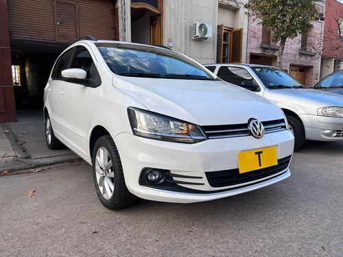 Imagen 2 de 4 de Volkswagen Suran 1.6 Highline 2015 Permuto Tatomacaya