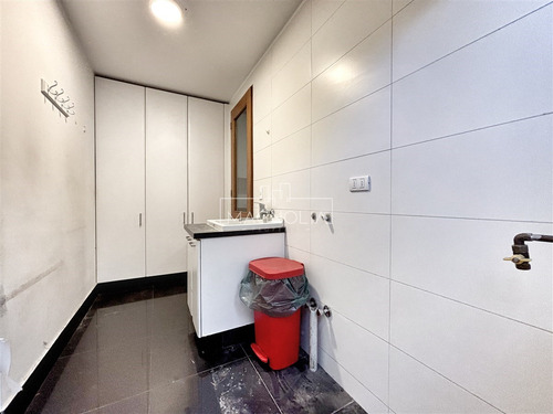 Casa En Venta De 6 Dorm. En Colina