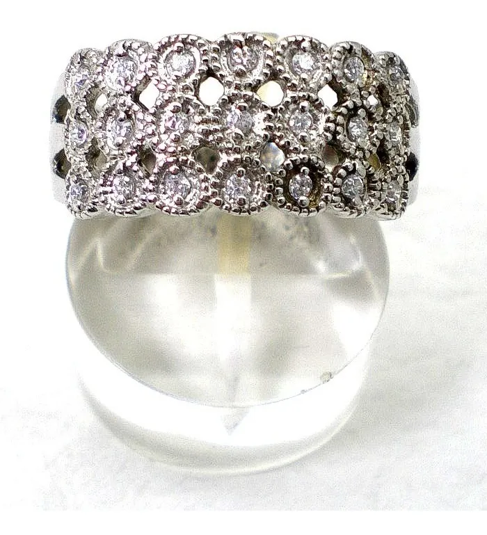 Anillo De Plata 925 Y Zafiros Blancos Art002
