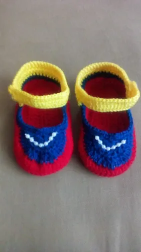 Hilo para tejer zapatitos de bebe sale