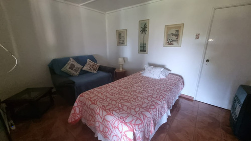 Se Vende Casa Con 2 Cabañas Ubicada En Sector Miraflores